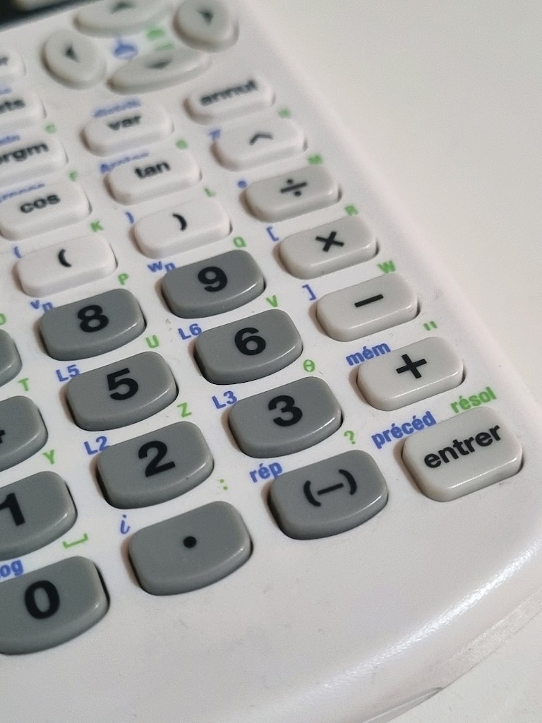 Texas Instruments TI-82 Plus - 11