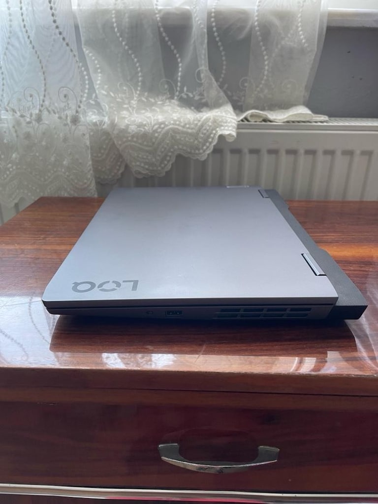 Lenovo LOQ 15IRH8 | i5-12450H | RTX 4050 | 8 GB RAM | 512 GB SSD - 14
