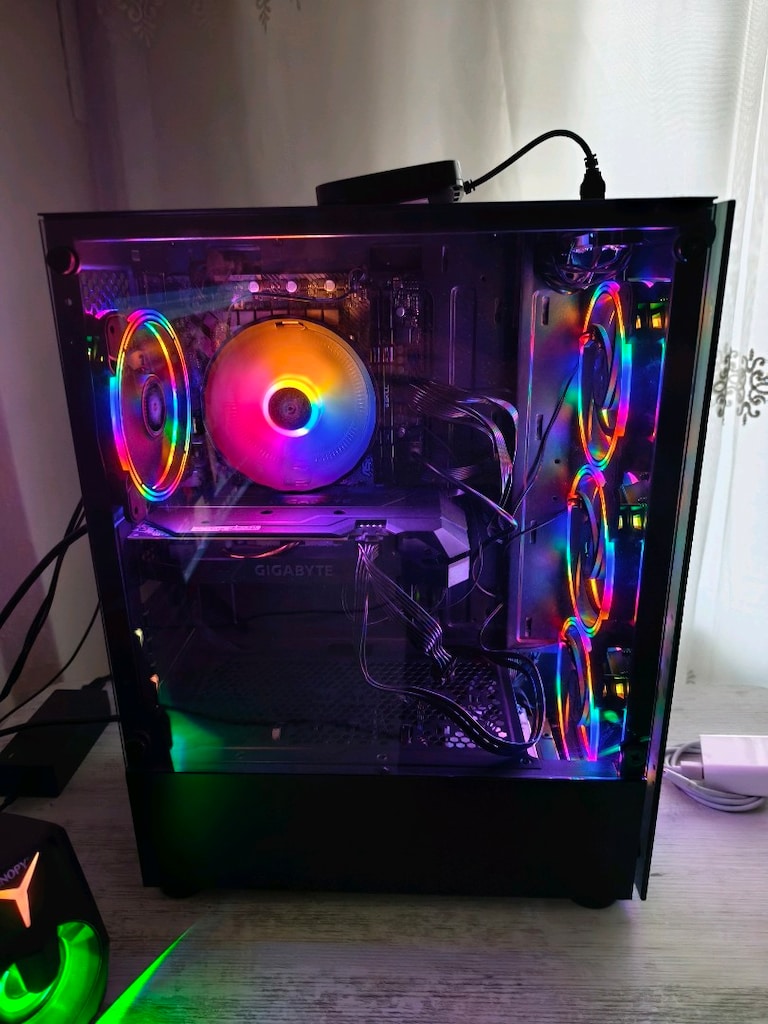 RGB 4 fanlı masaüstü bilgisayar kasası (BOŞ KASA) 120mm - 5