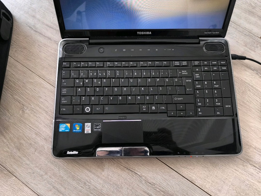 Toshiba laptop - 3
