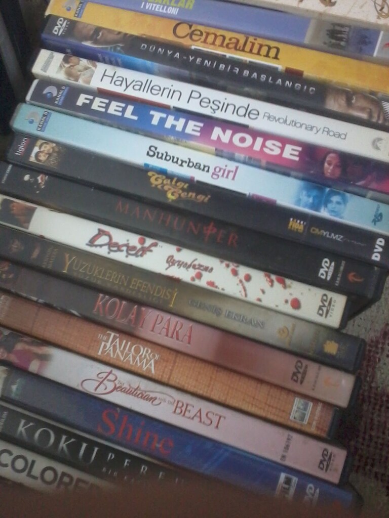 187 FİLM- 119 ADET DVD, 10 BELGESEL. 21 VCD+ 37 erot. FİLM - 4