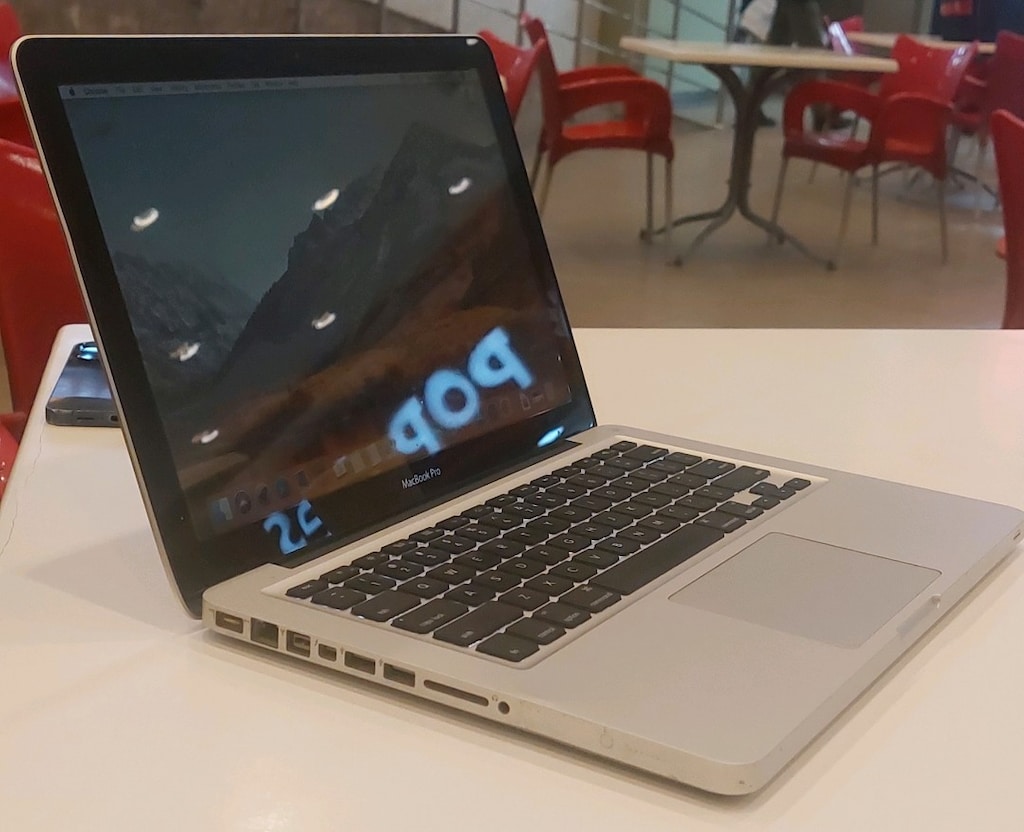 Apple MacBook Pro (13-inch, Mid 2010) - Model 7,1 - 5