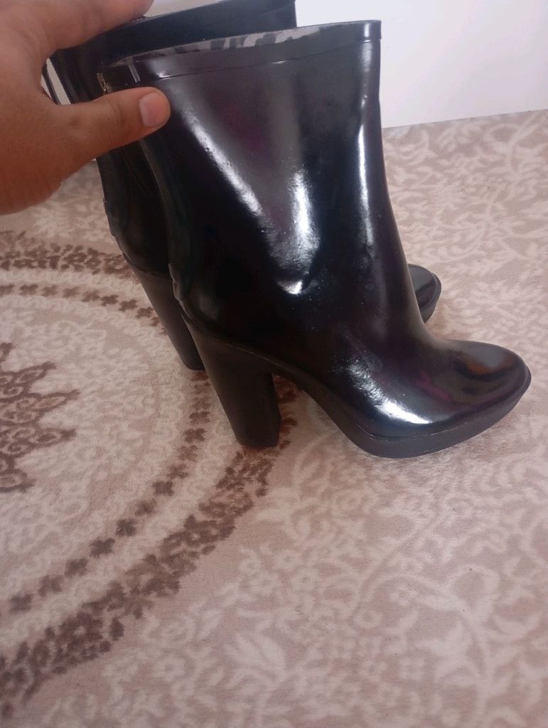 Zara Woman 39 Numara Siyah Parlak Topuklu Bot