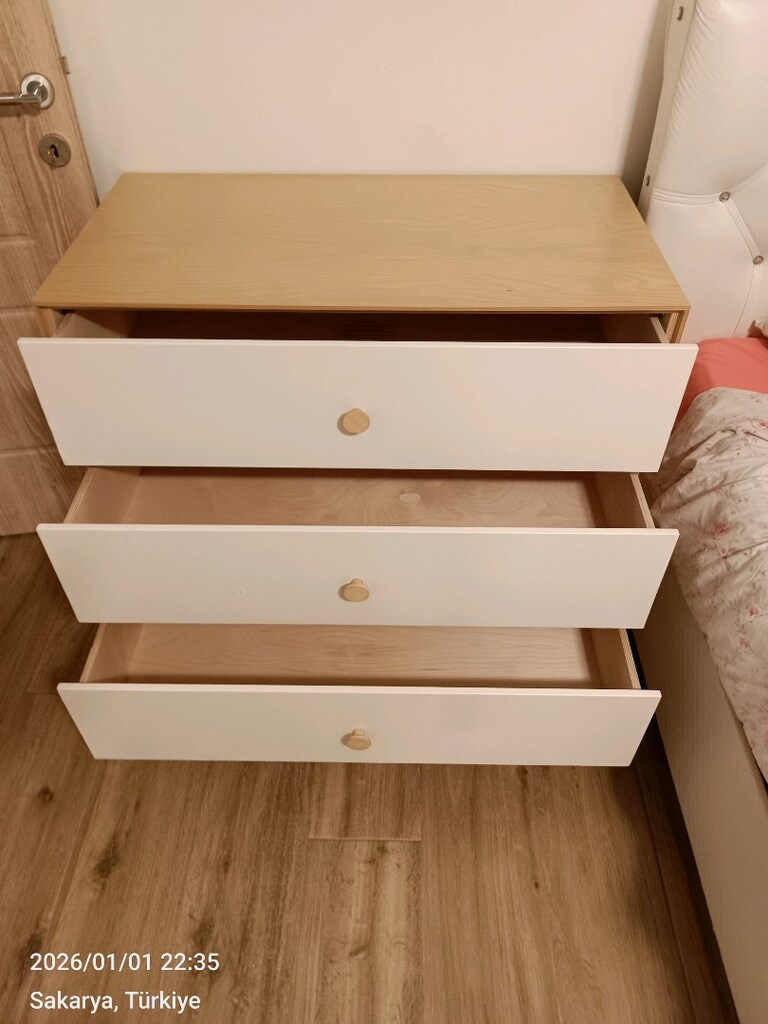 3 ÇEKMECELİ AHŞAP DOLAP BEYAZ MEŞE