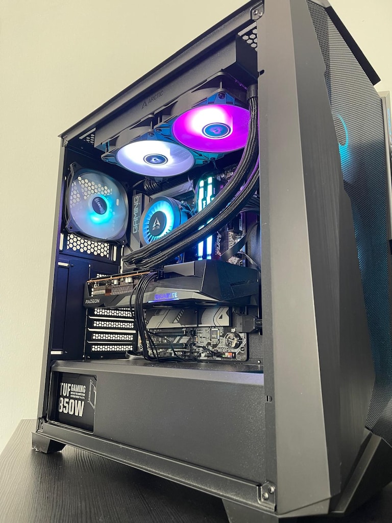 RYZEN 7 9800X3D / 32GB 6000MHZ DDR5 / RX 7600 / SAMSUNG 990 PRO - 4