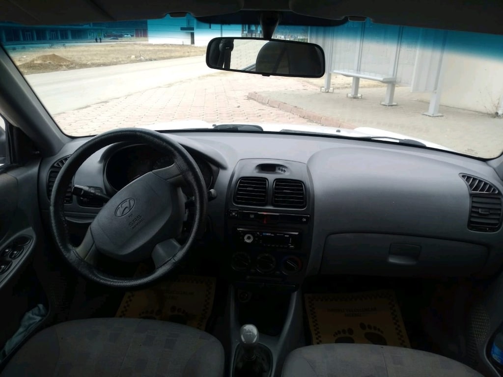 Hyundai Accent Admire Araba - 2