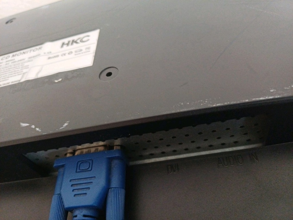 HKC 9809A 18.5" LCD Monitör – VGA - 3