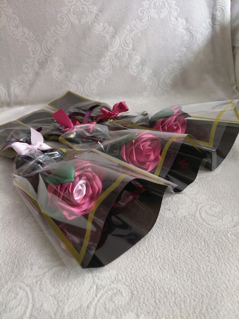 Solmayan gül pembe