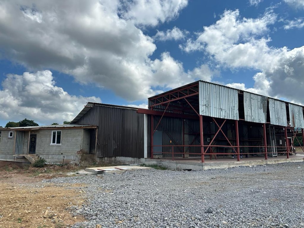 SATILIK HAZIR DEPO & ÇİFTLİK | 1.650 m² ARSA, 700 m² KAPALI ALAN - 17