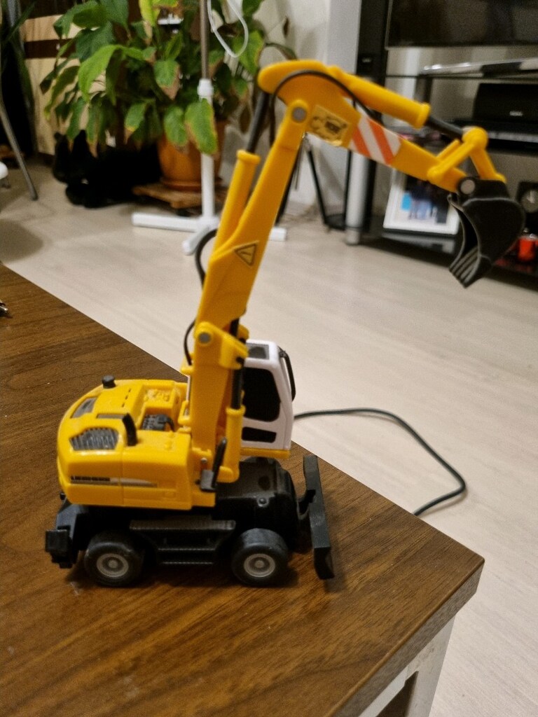 Dickie Toys Liebherr oyuncak kepçe iş makinesi - 6