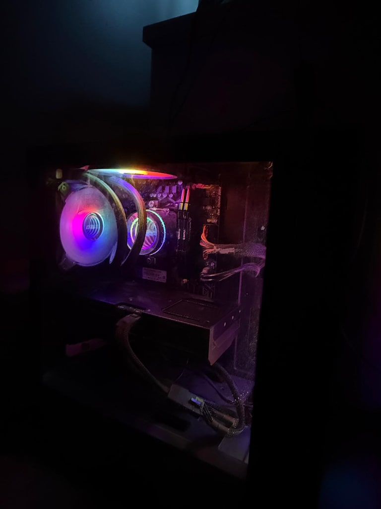 FULL OYUNCU SETİ! RTX 4070 Super + Ryzen 7 5700X + ÇİFT MONİTÖR (2K)