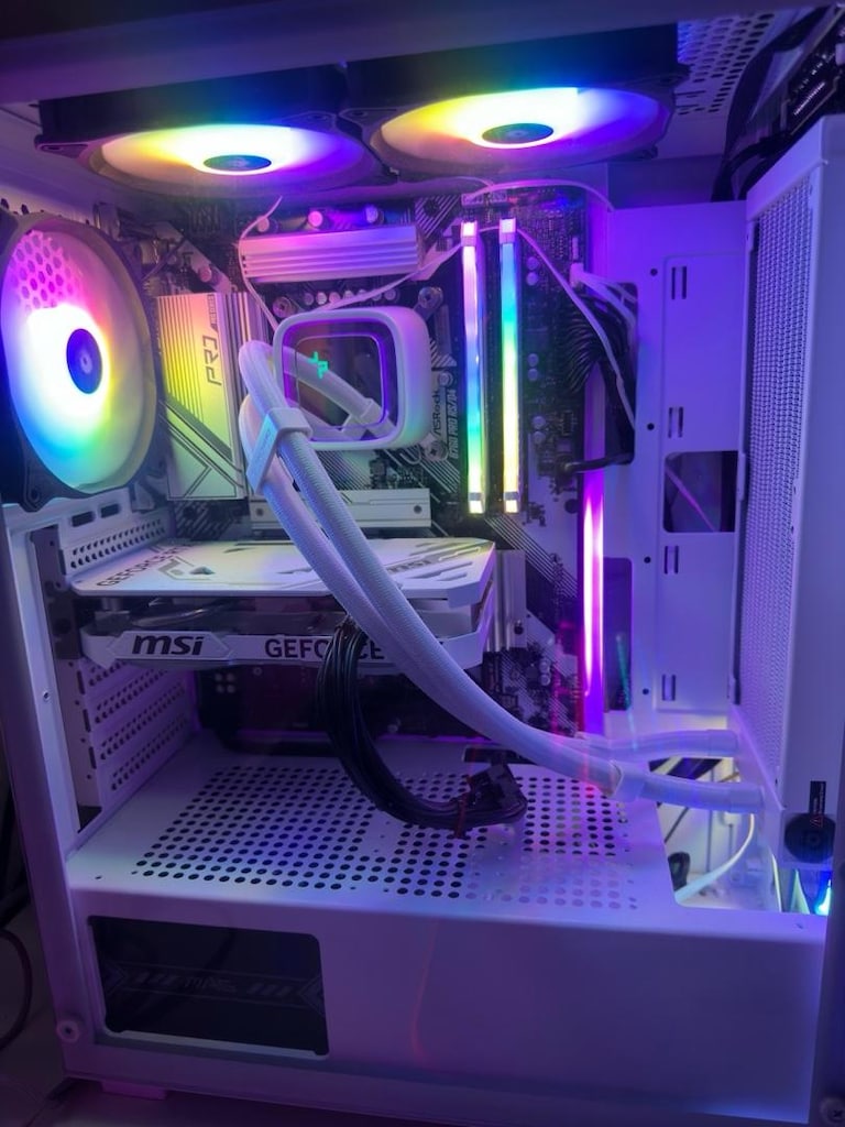 i5-13400F RTX 4060 Beyaz Oyuncu Seti | 27” 180Hz | Apex 7 Ghost | Aero - 5