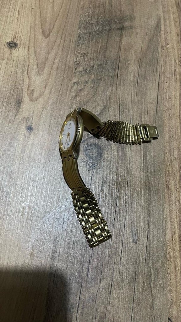 34 yıllık altın kaplama saat - 2