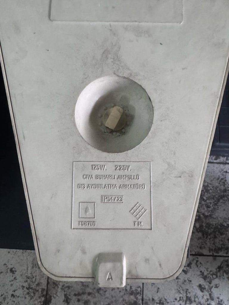 DIŞ AYDINLATMA ARMATÖRÜ 125W-220V - 2