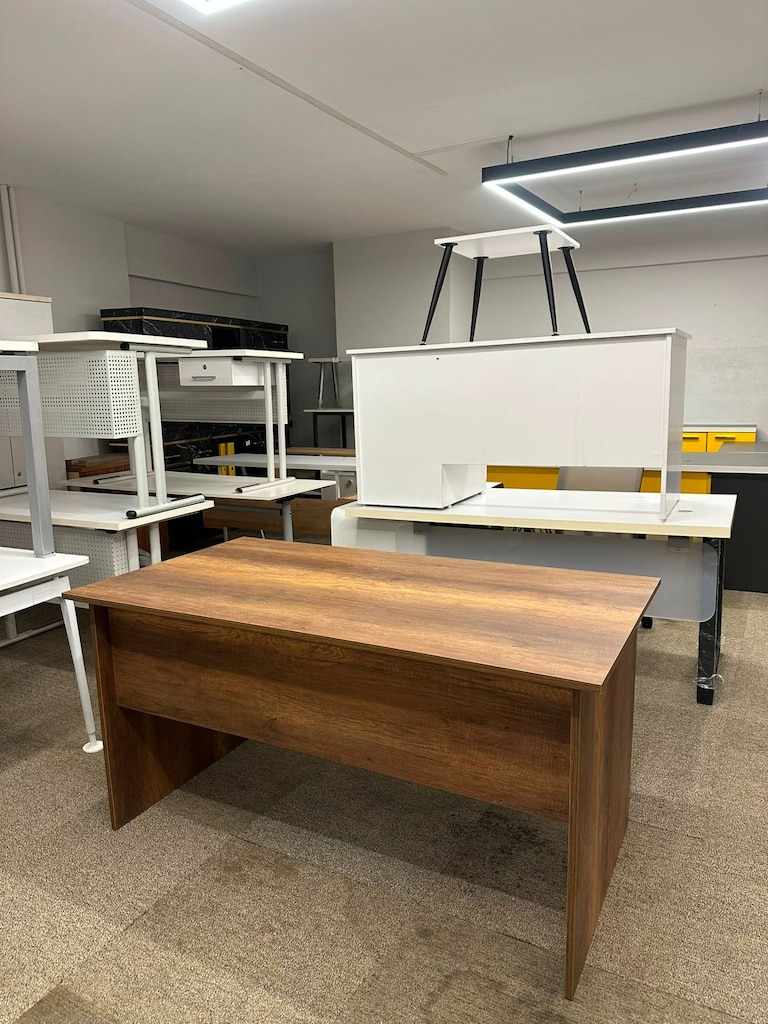 KLAS OFİS ÜSKÜDAR BAROK CEVİZ ÇALIŞMA MASASI - 150x80 CM - 3