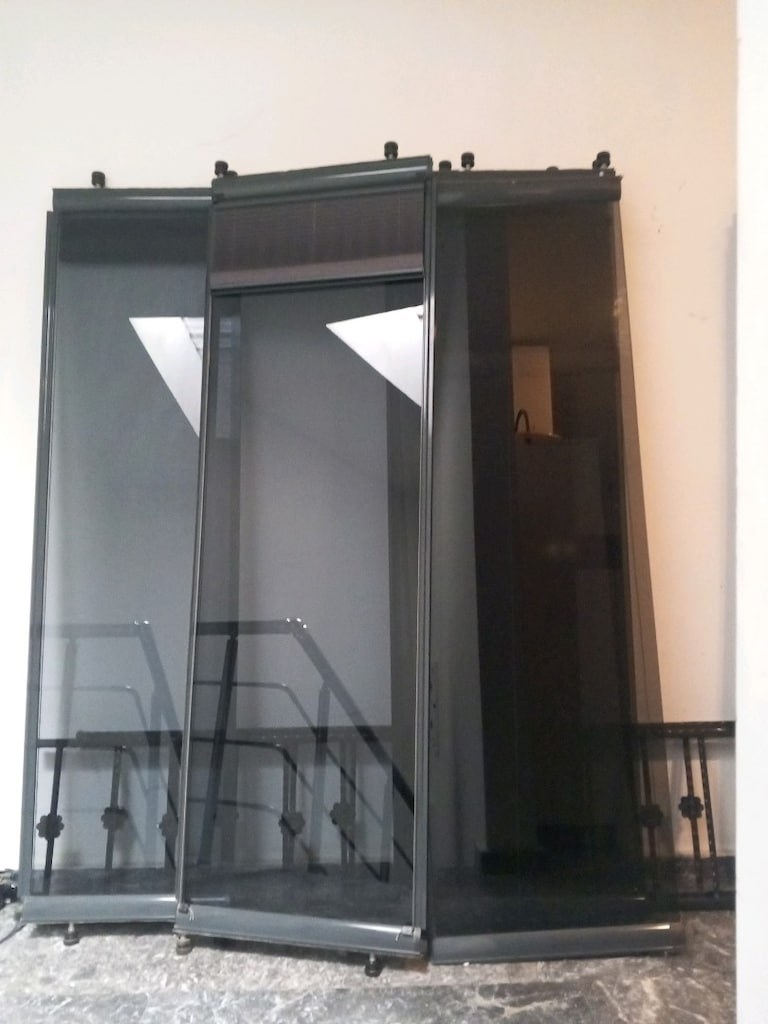 Balkon füme cam Acil satılık - 3