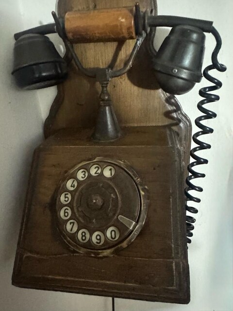 Antika Yugoslav Yapımı Nostaljik Ahşap Duvar Telefonu