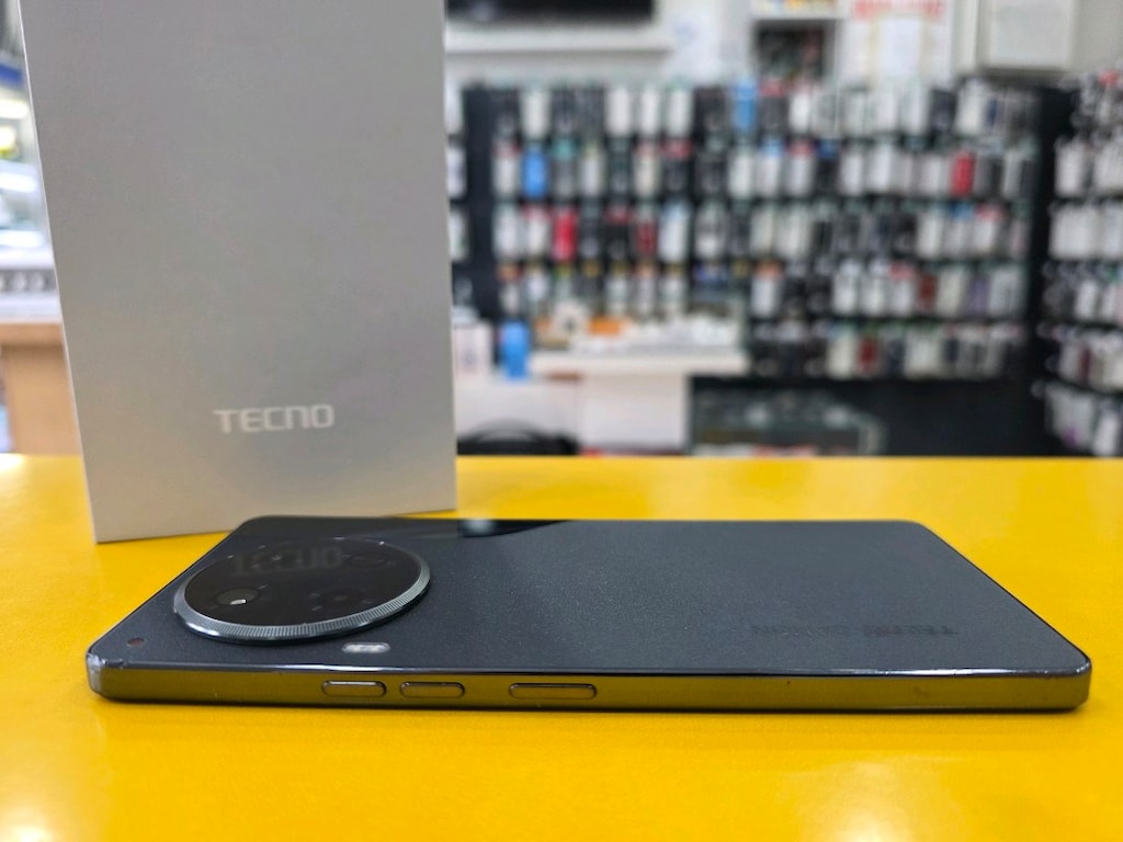 Tecno Camon 30, 256GB 8+5GB Ram. Tertemiz ve Sorunsuz. Siyah Renk - 4