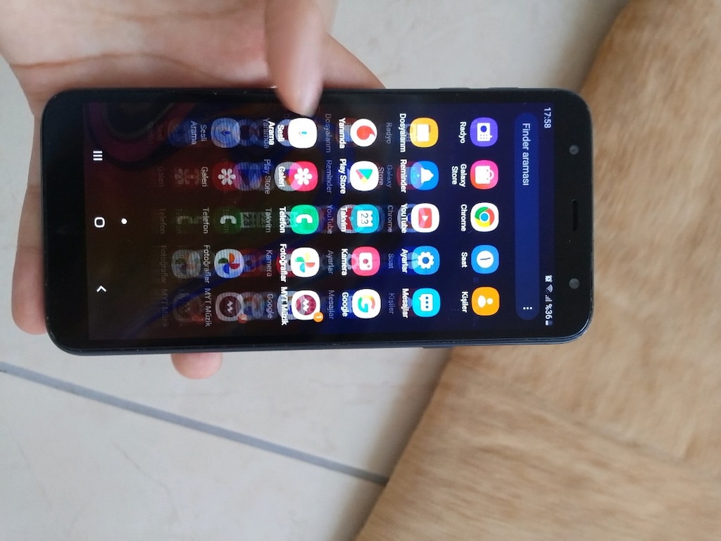 Samsung Galaxy J4+ - 4