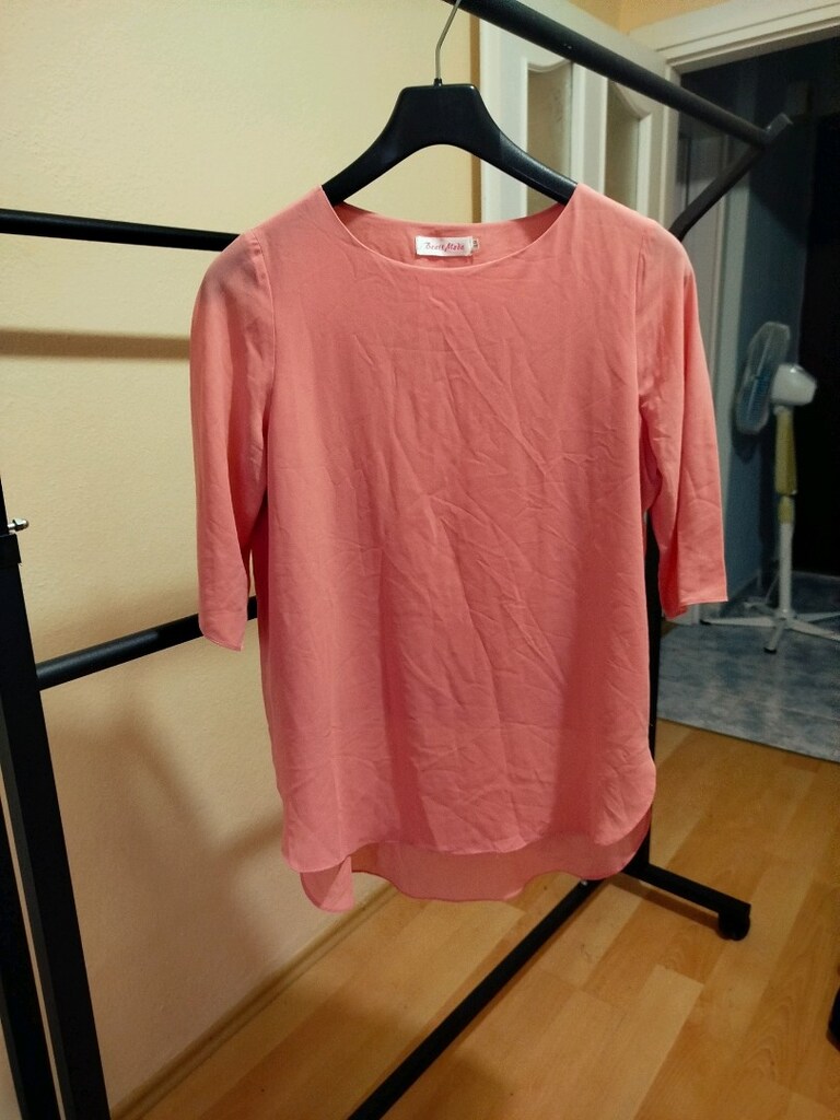 Yeni gibi yanları yırtmaçlı astarlı çok zarıf bluz boy ön 65 cm - 4
