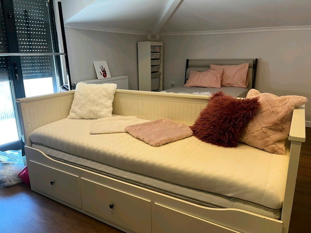 IKEA HEMNES DİVAN VE 2 YATAK