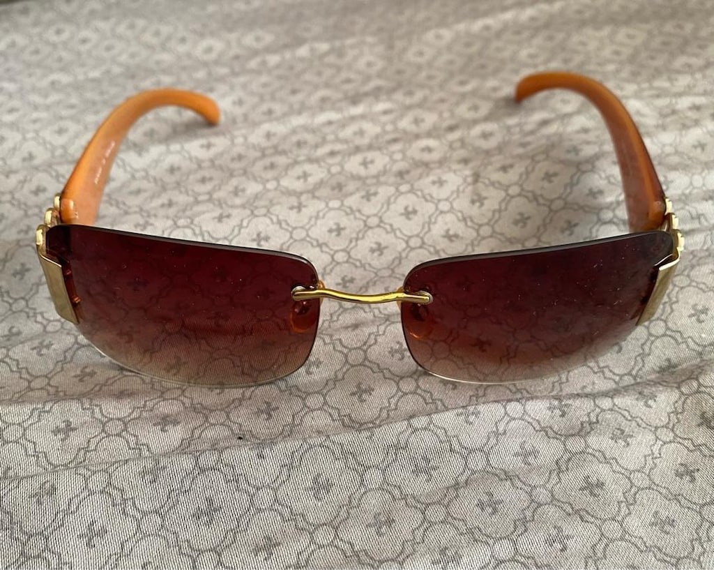 RAPSODİ MARKA NOSTALJİK MODEL RETRO VİNTAGE BAYAN GÜNEŞ GÖZLÜĞÜ.