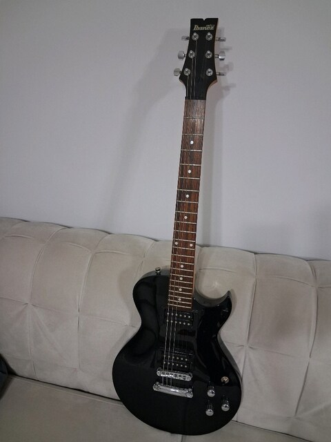 İbanez gio gitar + amfi + pedal