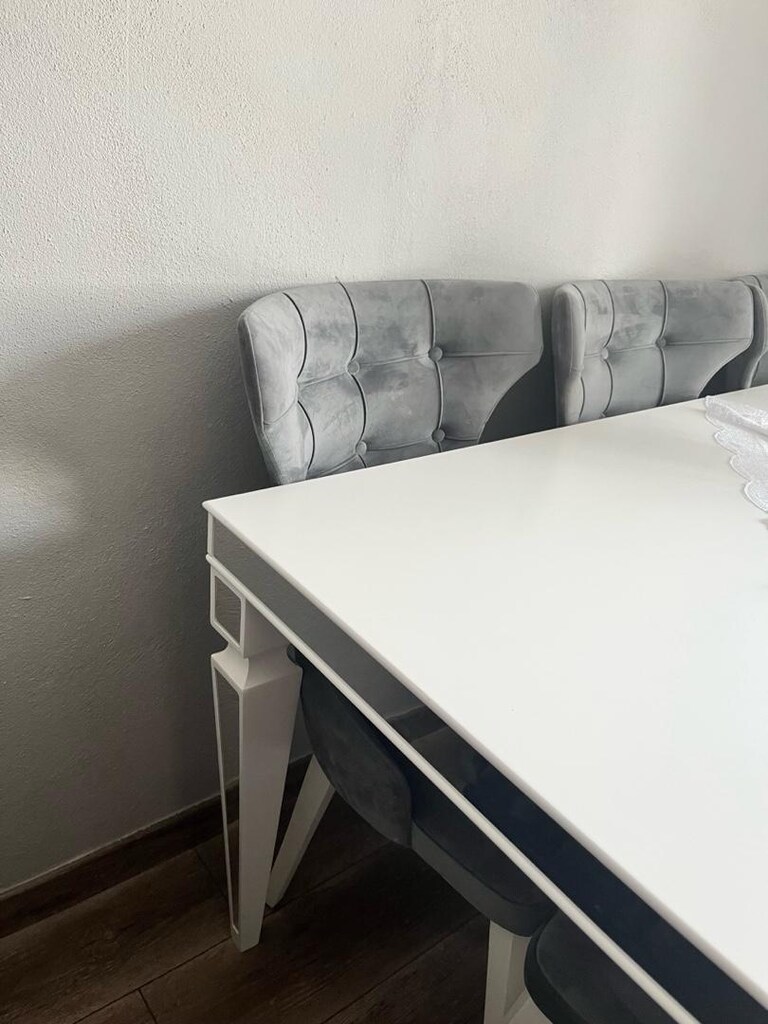 az kullanılmış yemek masası - 3