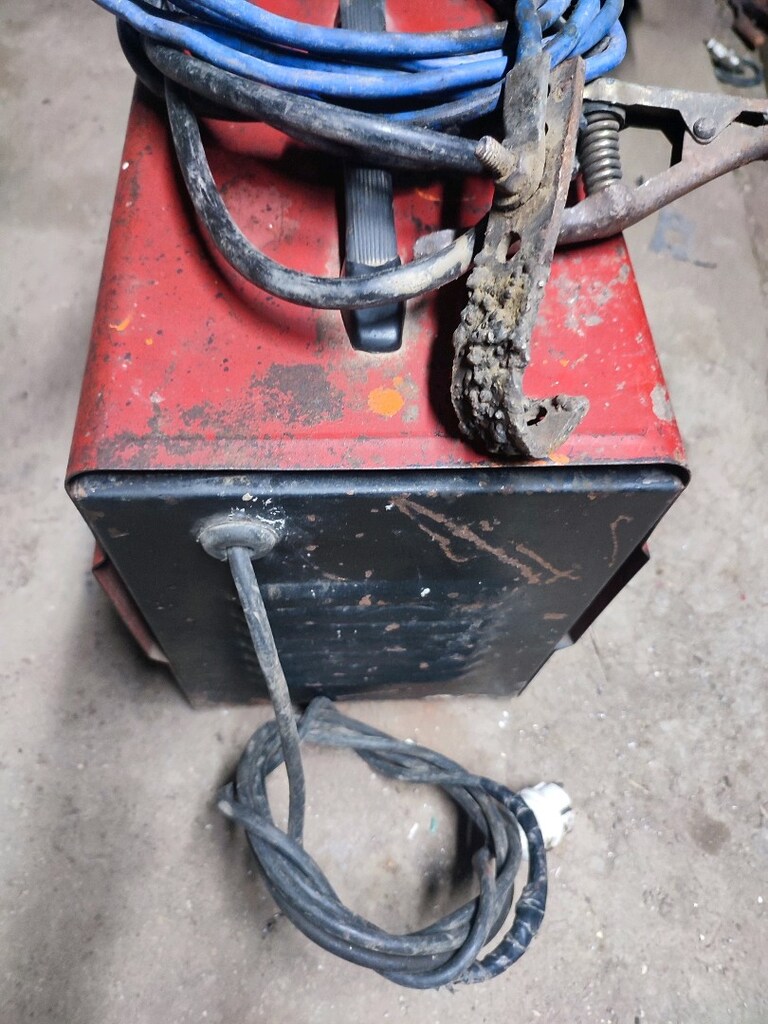 kaynak makinası trafolu model sağlam 4 er metre kablolu - 3