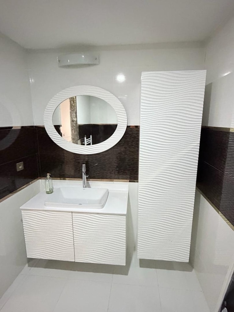 BANYO DOLABI TAKIMI - 3