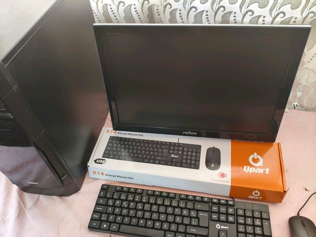 İ5 3570 3.80 GHz 8 GB ram 4 GB harici ekran kartı 4+4 çekirdekli i - 5
