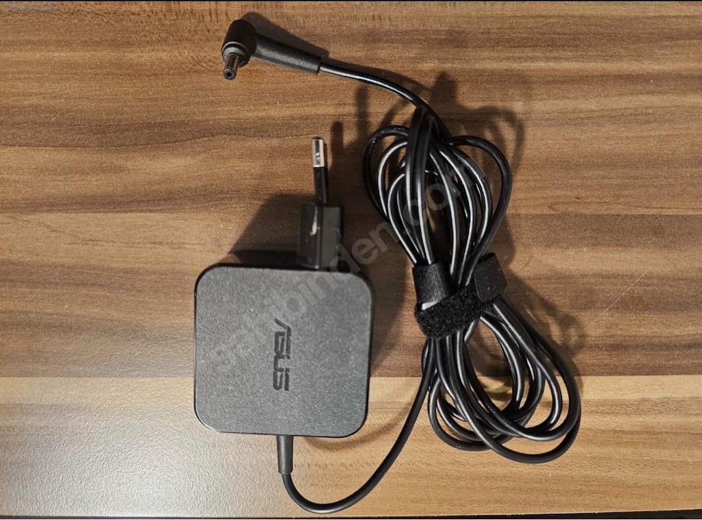 Asus E402s - 5