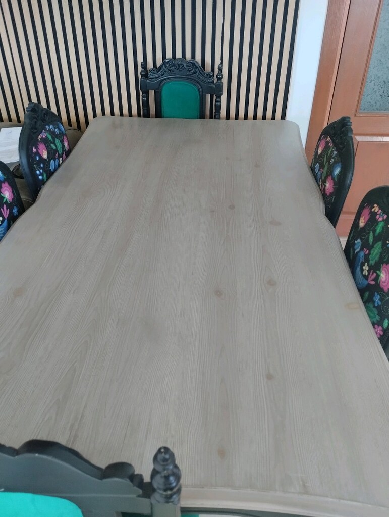 Mudo Masa ve Antika Sandalyeler - 2