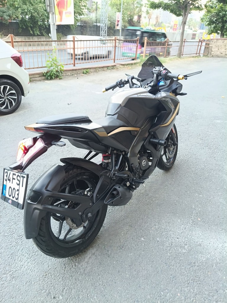 Bajaj Pulsar RS 200 | Orijinal KM | Bakımlı | Masrafsız - 5
