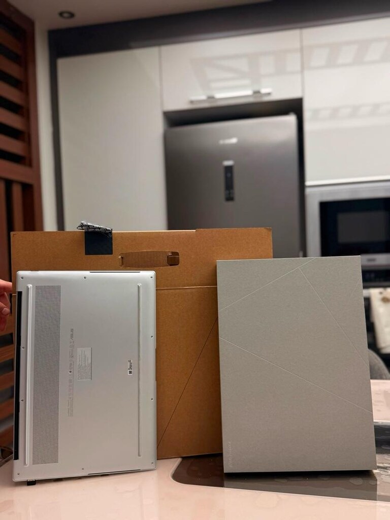 ASUS ZENBOOK S16 notebook leptop - 2