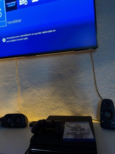 PS4 PRO TEMİZ SORUNSUZ
