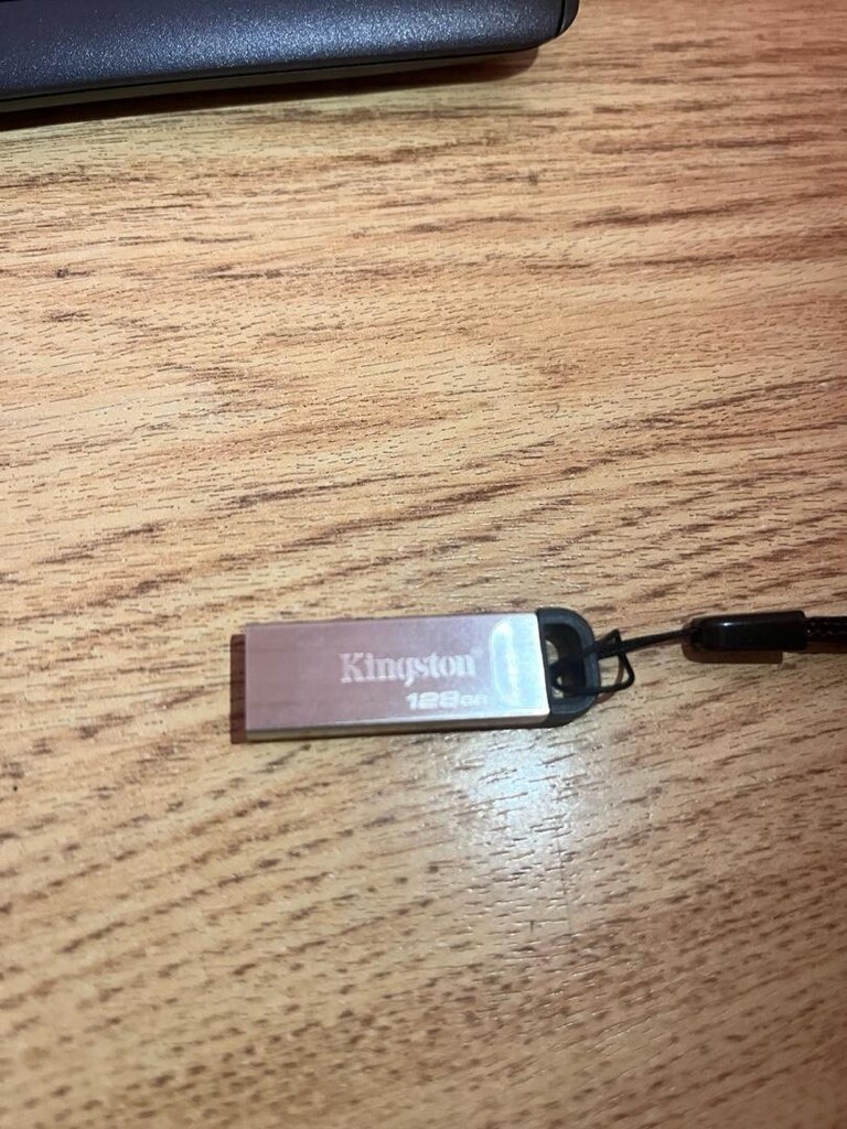 Kingston 128 GB Metal USB Bellek - 4