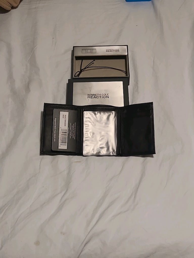 Orijinal Kenneth Cole 2 li Erkek Seti , Cüzdan ve Banyo Çantası