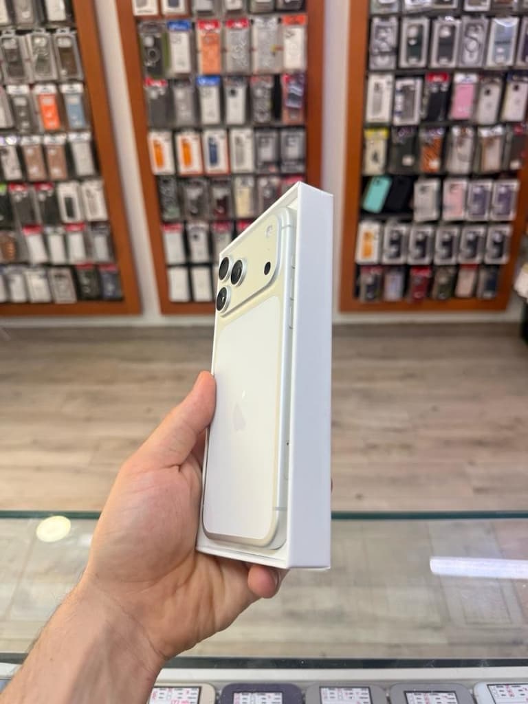 iPhone 17 Pro Max Silver 256GB YD - 2