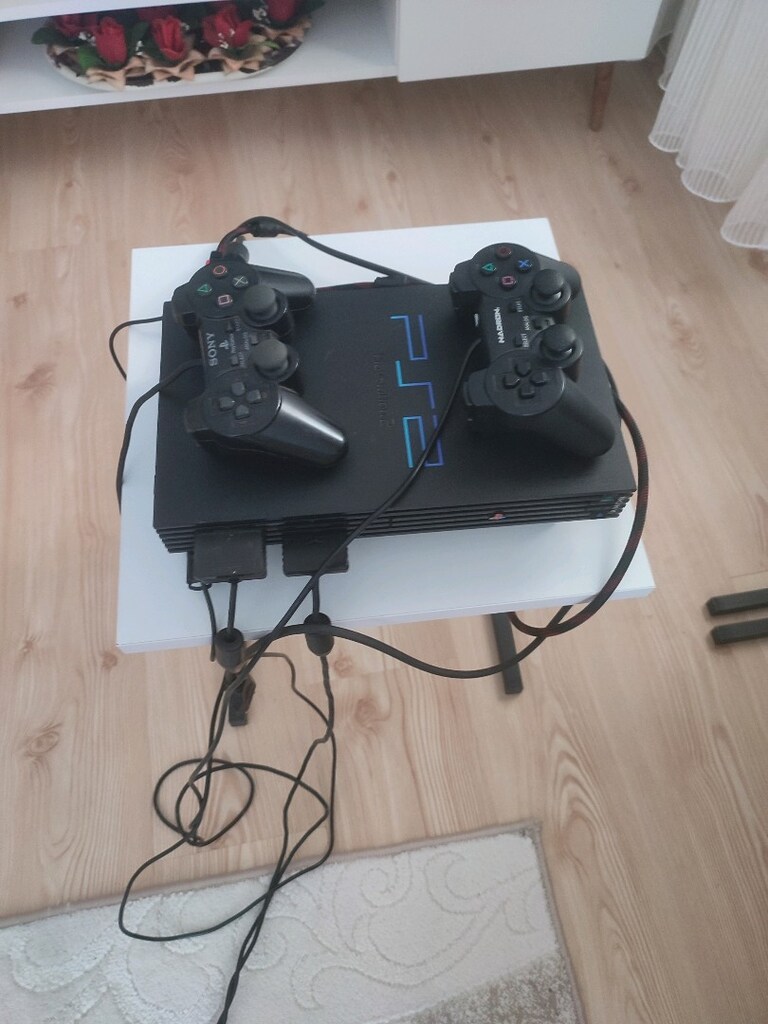 Playstation 2 Konsol ve İki Joystick - 2
