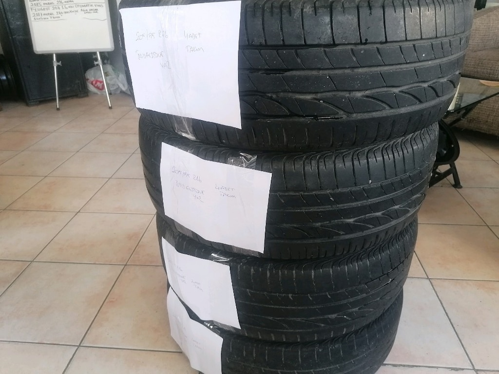 205/55R16 BRİDGESTONE 4 ADET TAKIM YAZ Lastiği uygun adet fiyat 500tl - 2
