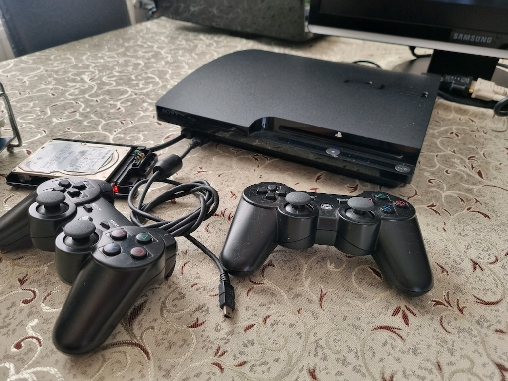 PS3 1tb HDD oyun dolu iki kol çalışır temiz sağlam tamir görmemiş - 3