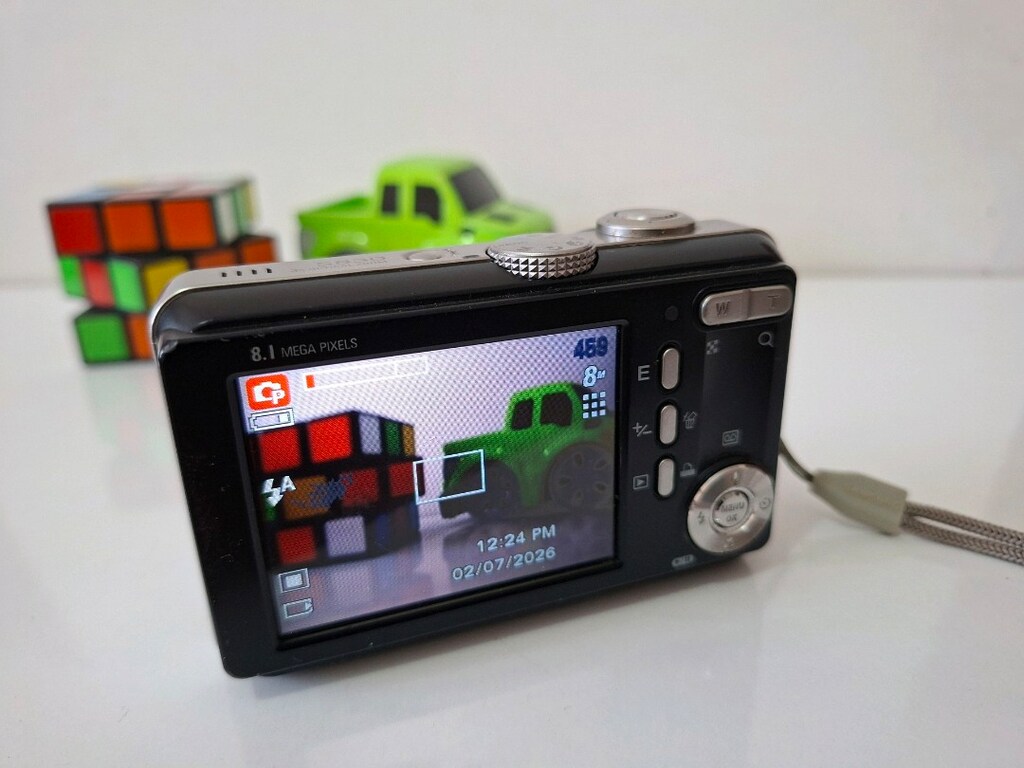 Samsung S830 Dijital Fotoğraf Makinesi 8.1 Megapiksel 3x Zoom Siyah - 5