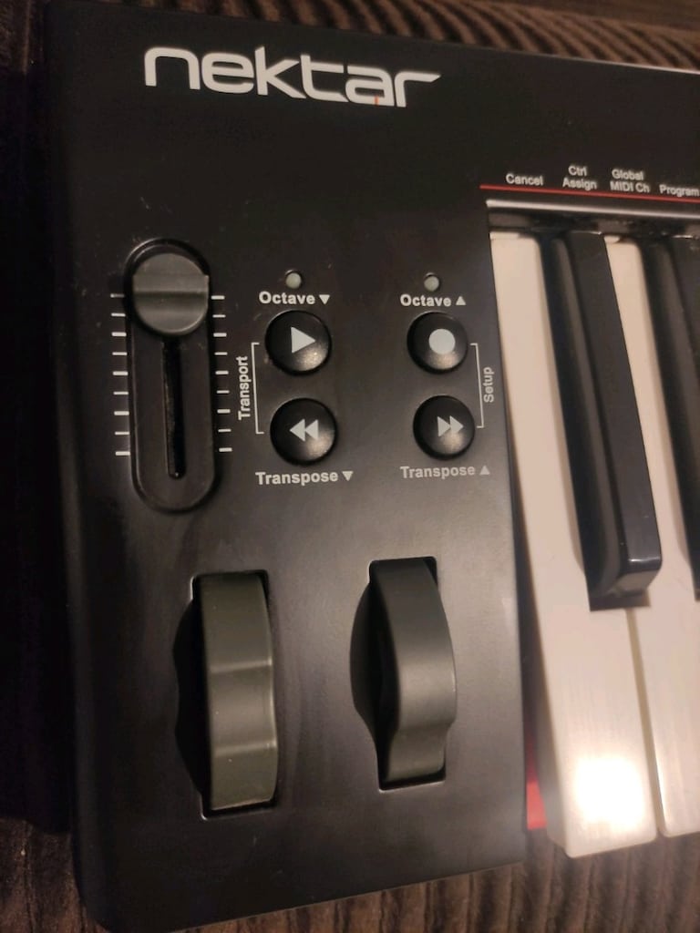 Nektar SE49 USB MIDI Klavye - 5
