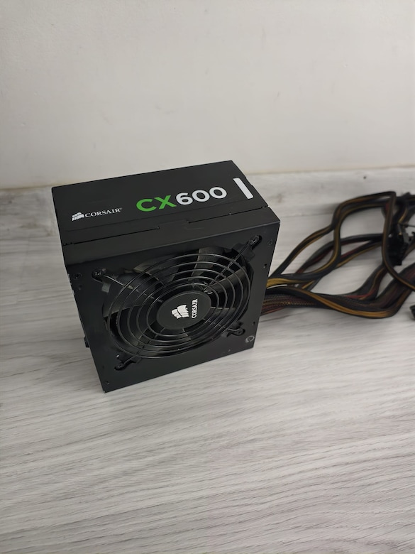 CORSAİR 600 WATT PSU - POWER SUPPLY - 2