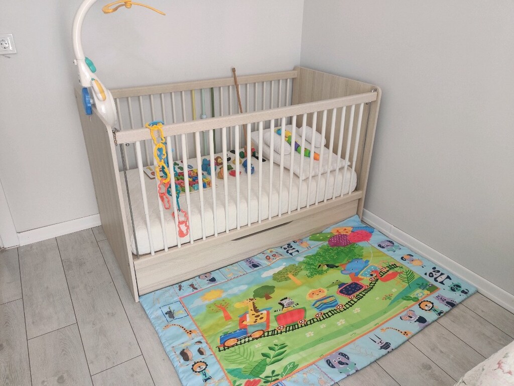 bebek karyolası, dönence,yatak ve oyuncaklar - 3