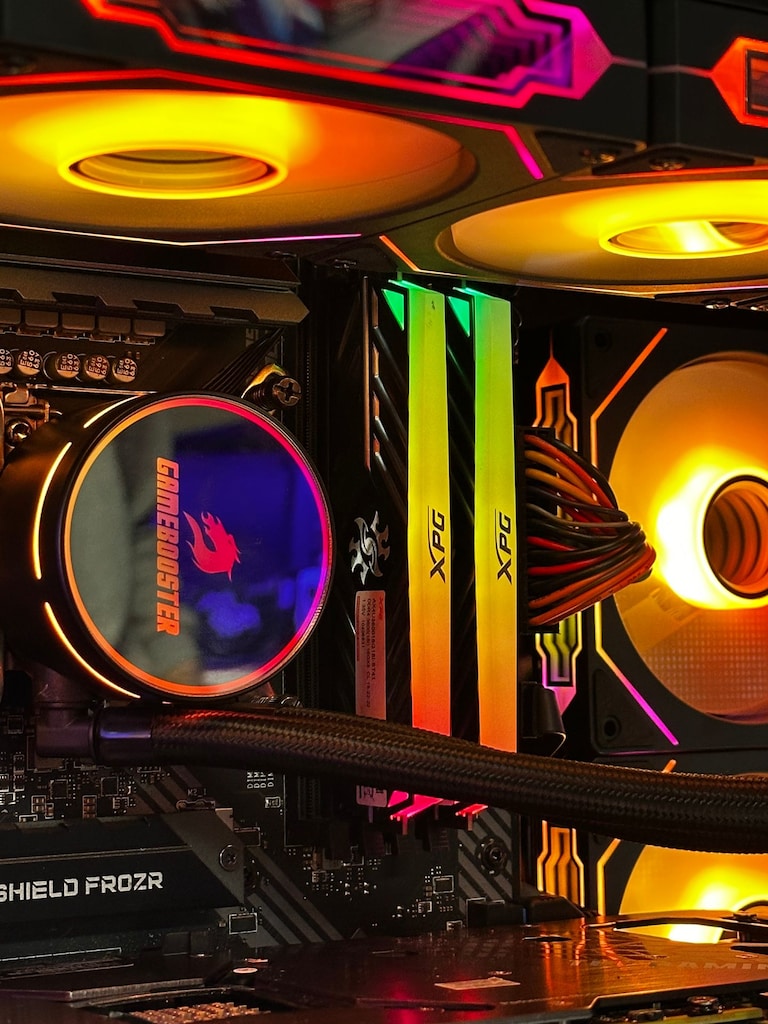 i9 11900K - RTX 3080 10GB - 32GB RAM - 512GB M.2 SSD - 8