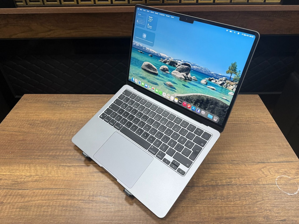 Apple MacBook Air M2 8GB 256GB 13.3" Notebook - 4
