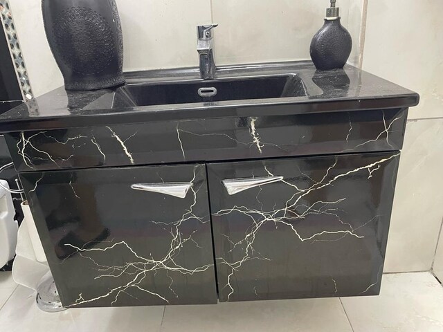 Banyo Dolabı Set+ 2 adet dolap