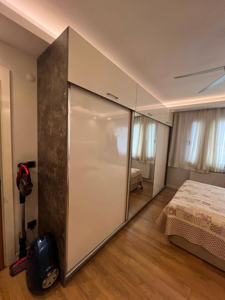 Aynalı Özel Yapım Dolap - 2